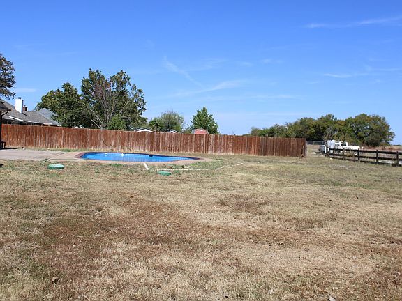 2nd image of 160 Castleridge Dr