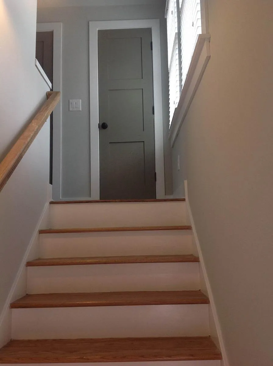 Entry - 139 Fairview Ave #A