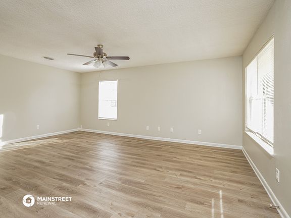 4th image of 613 Gum St