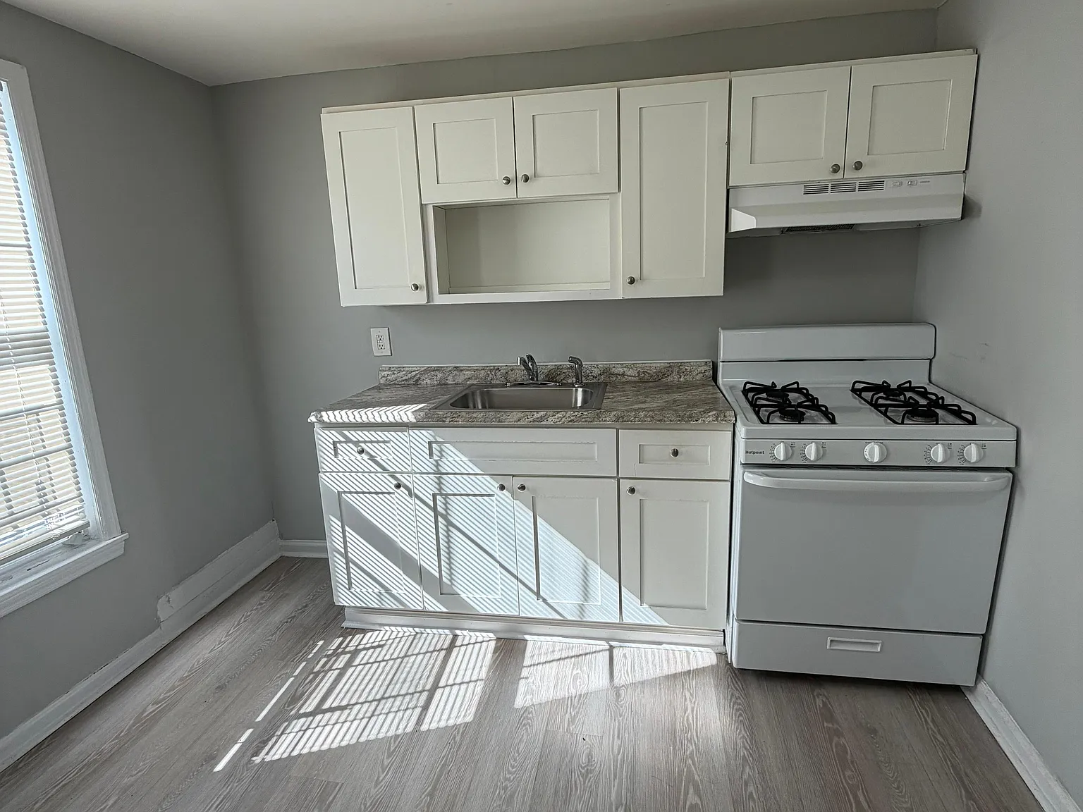 2 bed, $1,800 — Photo 3