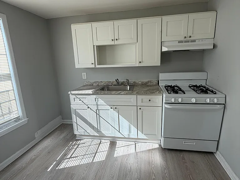 76-78 N 1st St #2 — Photo 3