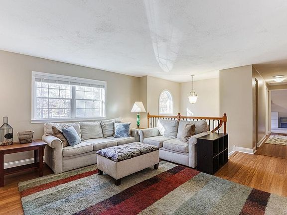 5th image of 1603 Lucie Ln