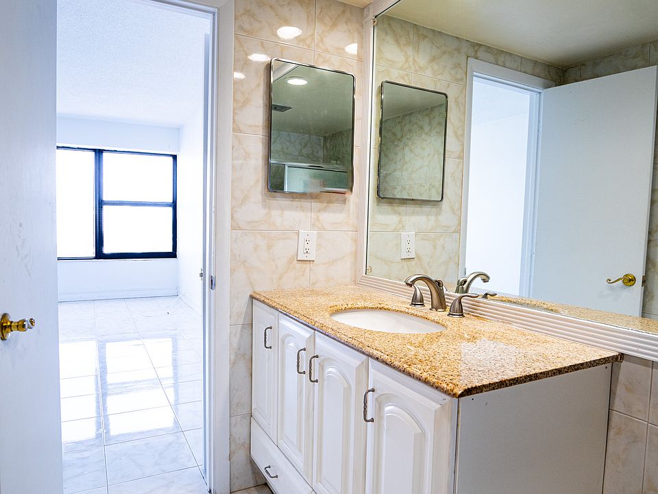 1st image of 3800 Galt Ocean Dr APT 1515