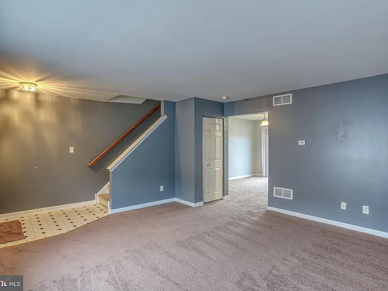 407 Champs Ln — Photo 10