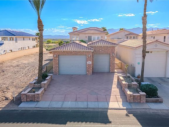 2nd image of 2925 Camino Del Rio