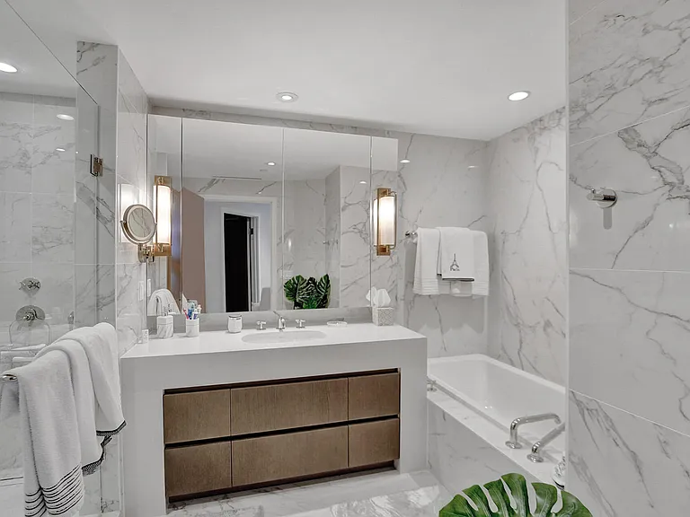 525 N Fort Lauderdale Beach Blvd #703 — Photo 8