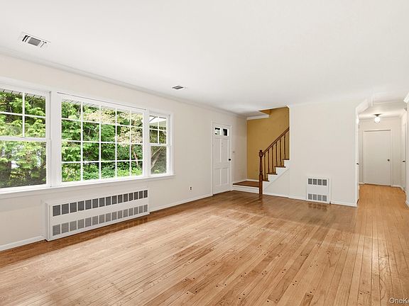 5th image of 174 Flower Hill Road