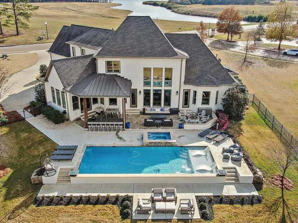 343 Lake Village Dr, Madison, MS 39110