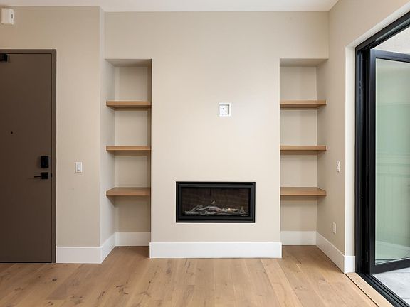 5th image of 389 1st St #32