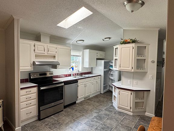 2nd image of 38 RidgeRoad Road