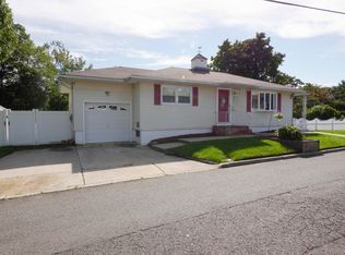 55 7th St, Belford, NJ