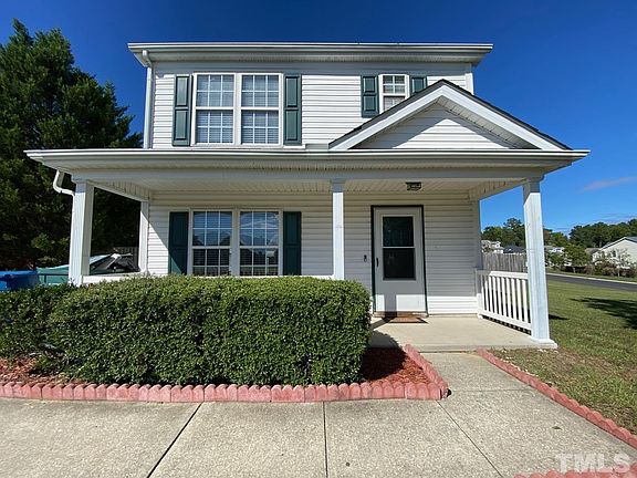 3rd image of 3615 Thornwood Dr