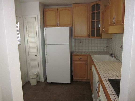 3rd image of 1300 NE 191st St APT 301