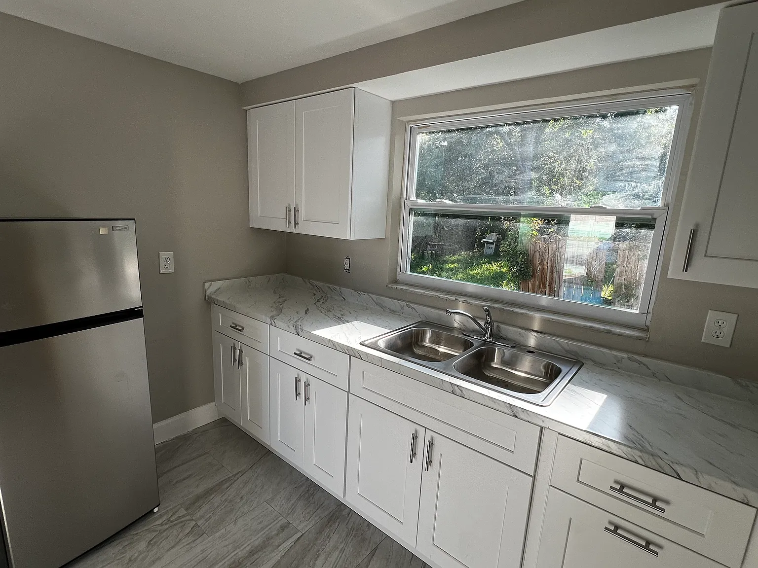 2 bed, 800 sqft, $1,800 — Photo 2