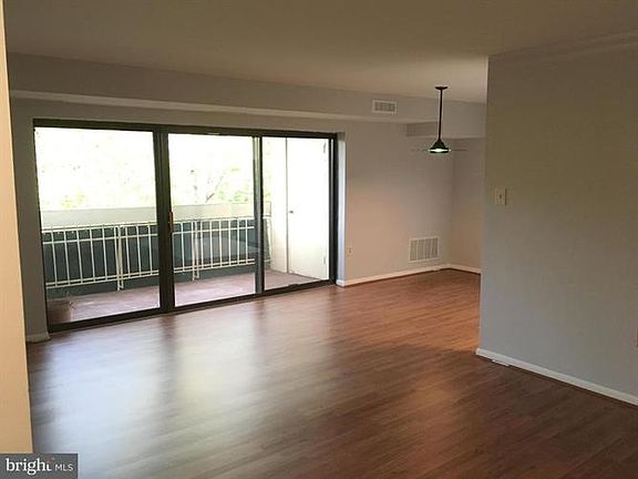 3rd image of 6133 Leesburg Pike APT 602