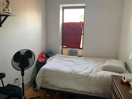 Rented by Premier Metro Realty Corp | media 14