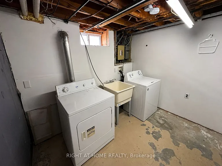 238 Burnside Dr — Photo 11