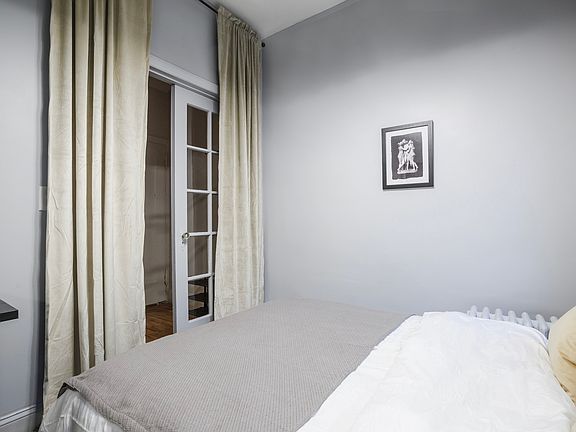 4th image of 518 E 83rd St APT 3D