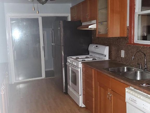 4th image of 284 Woodland Dr