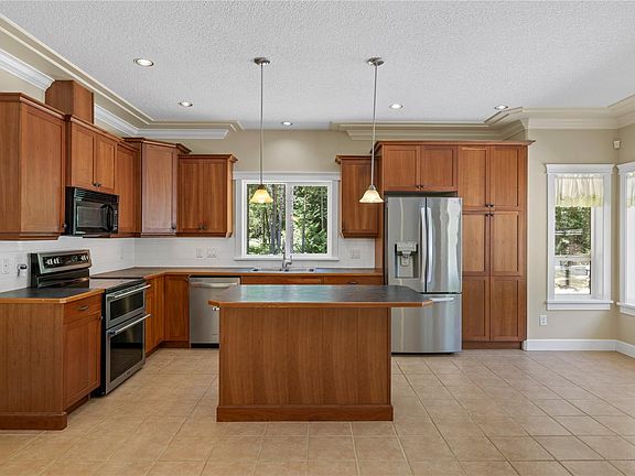 5th image of 1057 Paradise Pl
