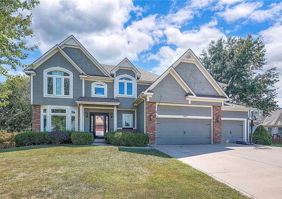 Lovely house様ご購入専用ページ 9217 N Lydia Ave, Kansas City, MO 64155 | Zillow