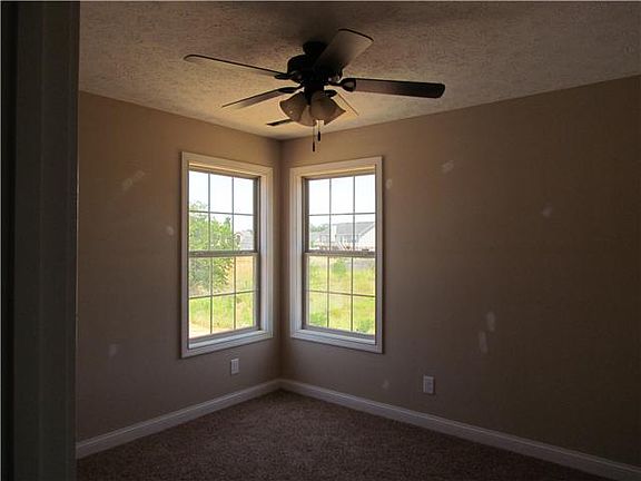 5th image of 208 Plantation Dr