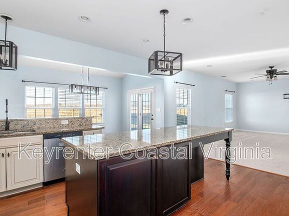 5th image of 331 Spring Hill Pl