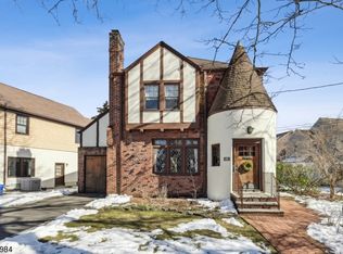 25 Claremont Ave, Bloomfield, NJ 07003