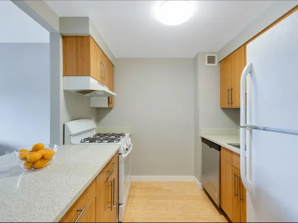 212 South Oxford Street 2E image 3 of 7