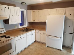 573 County Road J APT 2, Roberts, WI 54023