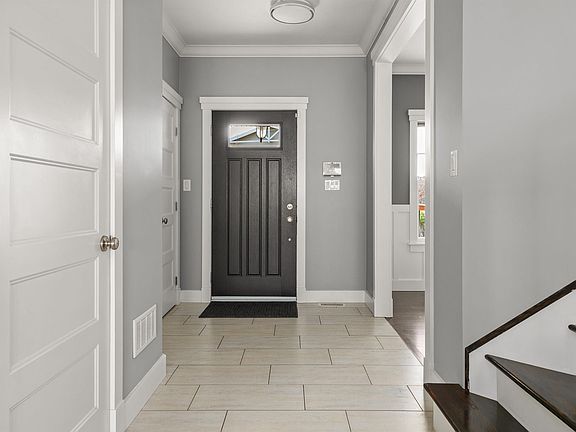 4th image of 139 Hollyhock Way