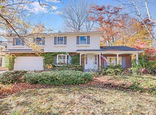 1134 Tanglewood Rd, Manitowoc, WI 54220