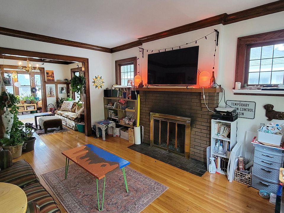 1st image of 2849 Irving Ave S Floor 2
