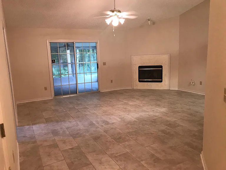 4429 Apple Leaf Dr E — Photo 7