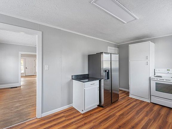 4th image of 4055 N College Ave #1