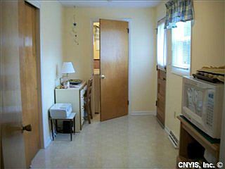 5th image of 208 Kaymar Dr