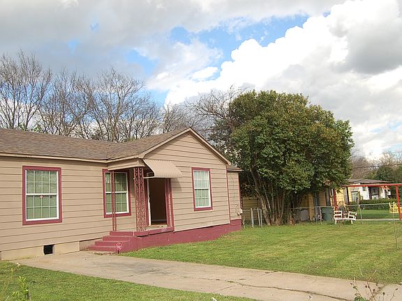 3rd image of 1402 E Avenue D