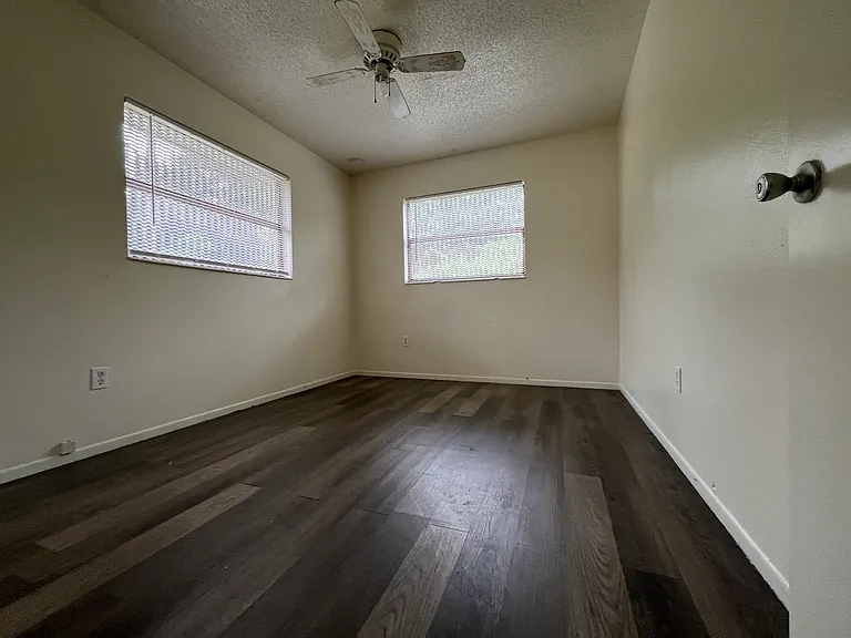 Eloise Cir — Photo 13