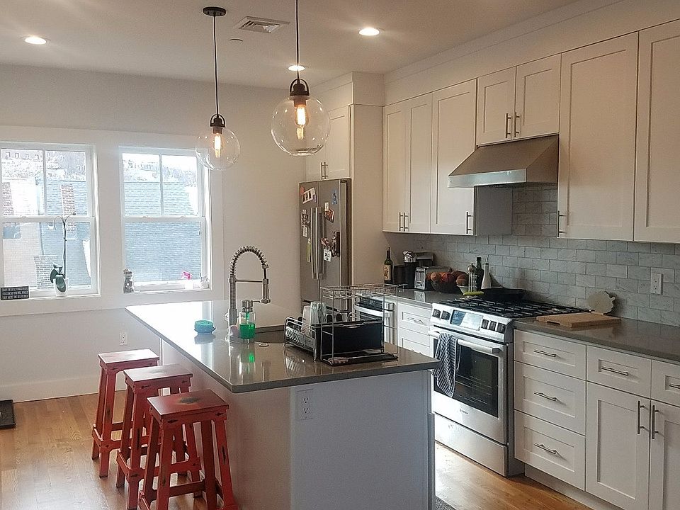1st image of 233 Bowen St #3TT