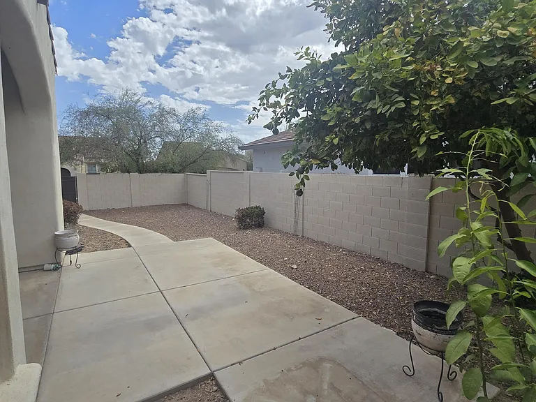 4039 N Park St — Photo 23