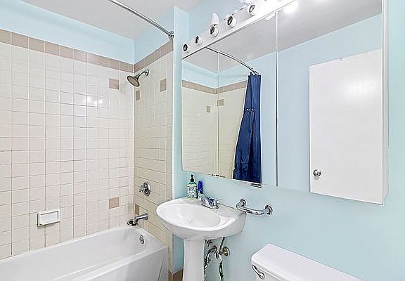 5th image of 4-74 48th Ave #7D
