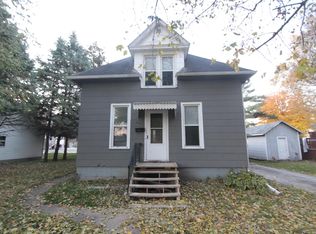 108 NW 4th St, Aledo, IL 61231