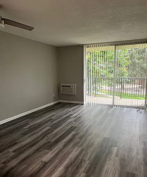 2231 S Vaughn Way #219B — Photo 3