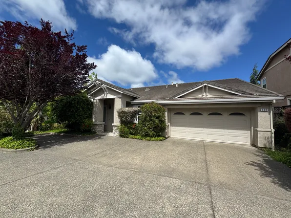 298 Cambridge Ln, Petaluma, CA 94952