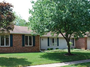 923 Hummingbird Ln, Columbus, IN 47203