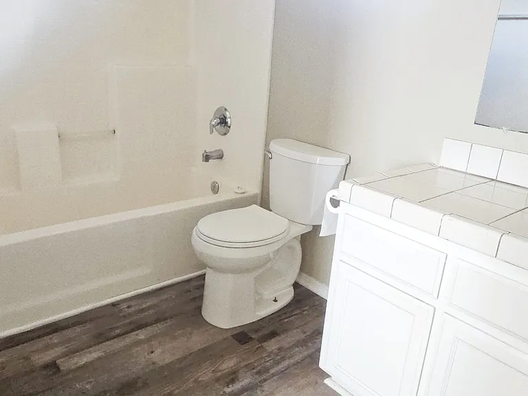 16583 Willow St #B — Photo 11