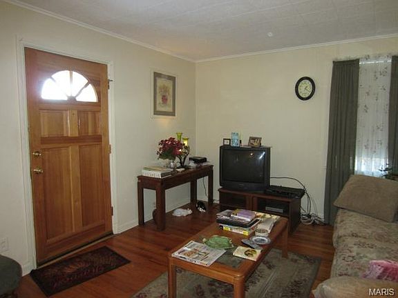 3rd image of 3634 Park Lawn Dr