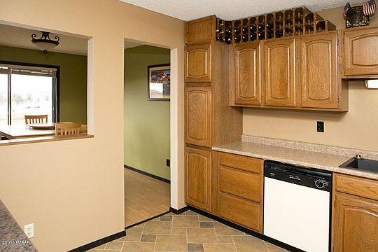 3rd image of 145 Prairiewood Dr S Unit A