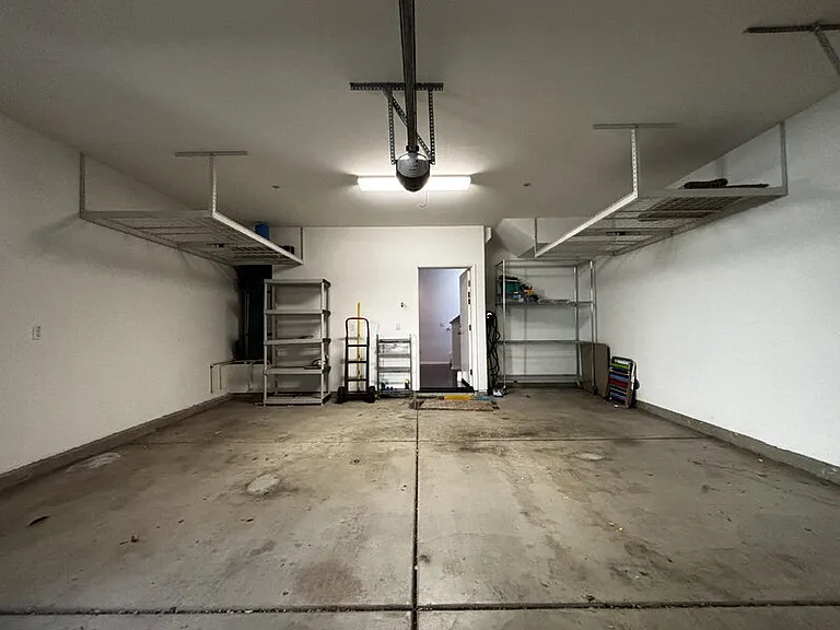 1844 N Orizaba Ave — Photo 21