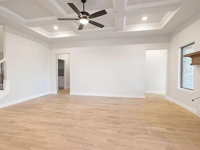 8309 Mountain Oak Dr — Photo 8